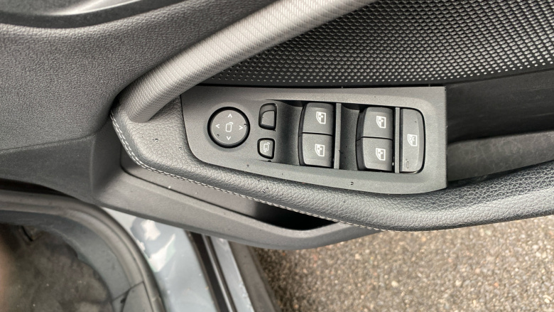 BMW 2 Series 218i M Sport 4dr DCT Petrol Saloon